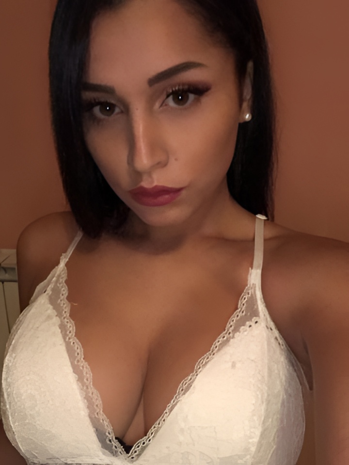 Лидия привлекальеная девушка из Химок цена от 2000 руб