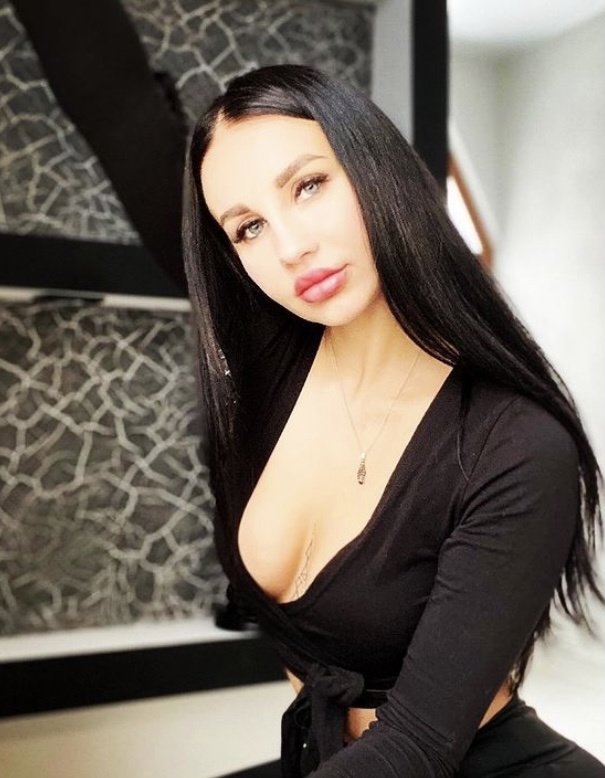 Индивидуалка 🎥 Окси, доступна для личного знакомства от 3500 руб