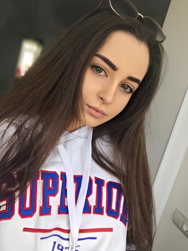 Рената привлекательная девушка из Химок цена от 10000 руб