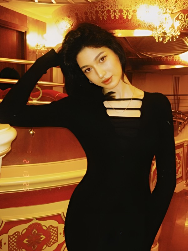 Эвелина привлекательная девушка из Химок цена от 5000 руб