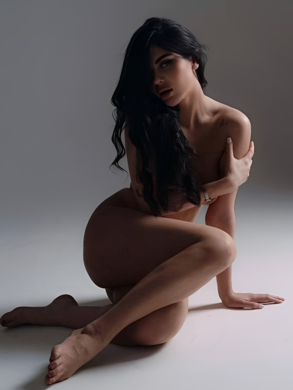 Полина привлекательная девушка из Химок цена от 3000 руб