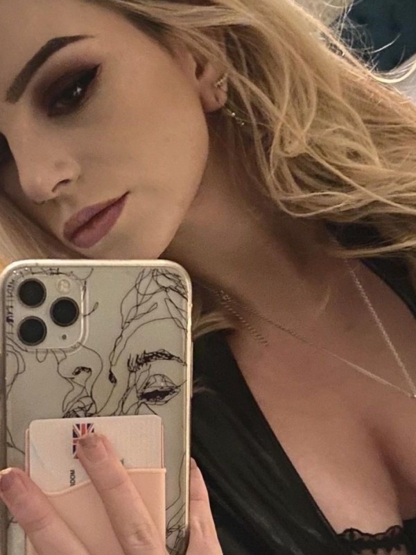 Оксана привлекательная девушка из Химок цена от 3000 руб